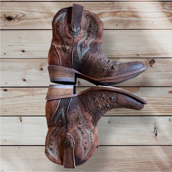 W6 1/2 CORRAL Western Ankle Lamb Embroidery Boot Round Toe Chocolate 6.5 VGUC - Picture 8 of 16